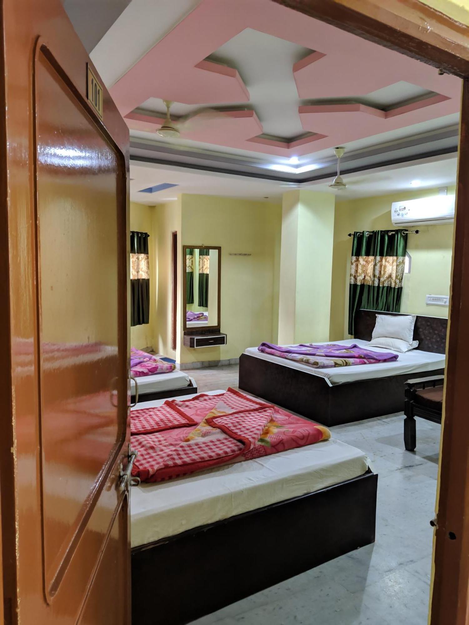 Hotel Gokul Palace ウダイプル エクステリア 写真