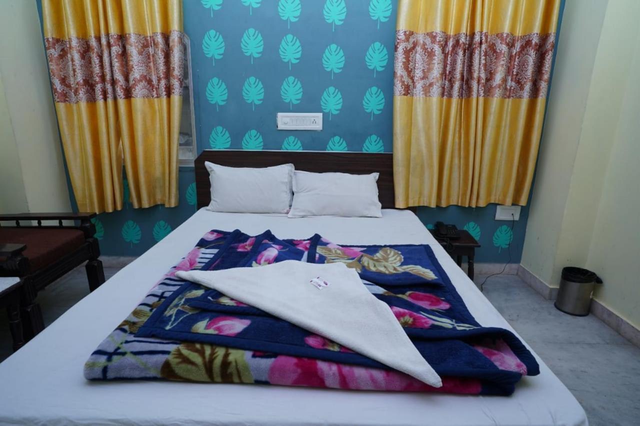 Hotel Gokul Palace ウダイプル エクステリア 写真